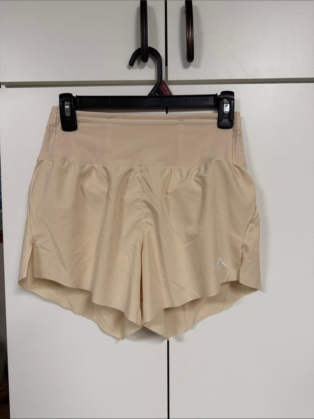 NIKE Women’s Performance Shorts - Light Beige